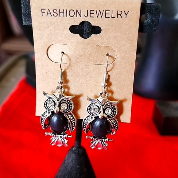Silver & Black Owl Earrings - Picture 1 of 4
